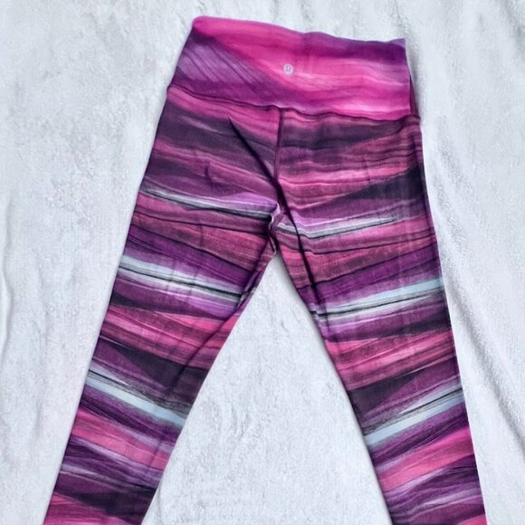 Lululemon Wunder Under Hi-Rise Tight *Central Saint Martins Nulux Size 8 - Picture 5 of 7